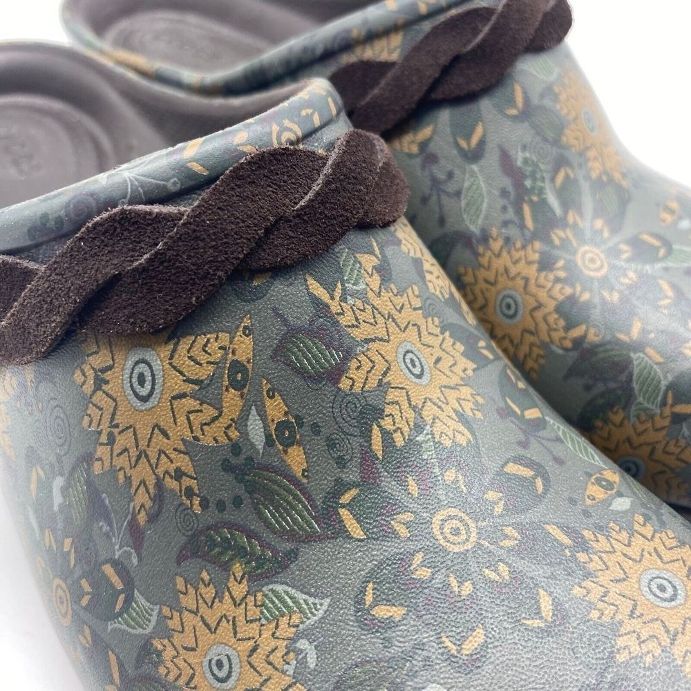 CROCS Sarah Graphic Floral Green / Brown Womens US‎ 9 Dual Comfort Clog EUC - Picture 9 of 9